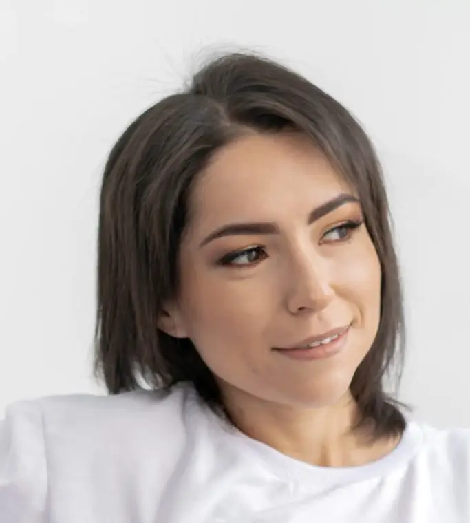 Fotografía profesional de Sofía Maldonado, sonriendo. Consultora especialista en marketing y transformación digital.